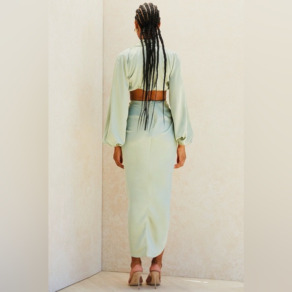 NWT.  Draped High Low Slit Skirt Set In Light Green. - Picture 5 of 6